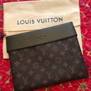 Louis Vuitton POCHETTE TUILERIES Clutch NWOT